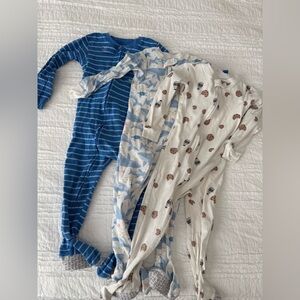 Carter's 2T Pajamas - bundle of 3 pjs